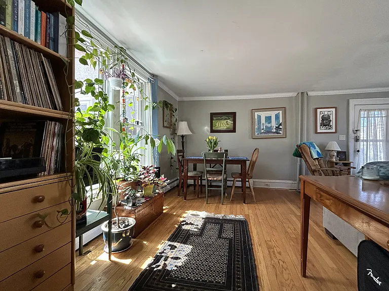215 Maple St — Photo 7