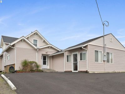 229 S Pacific St, Rockaway Beach, OR, 97136