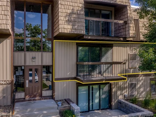 9600 Cove Dr Unit B6, North Royalton, OH 44133