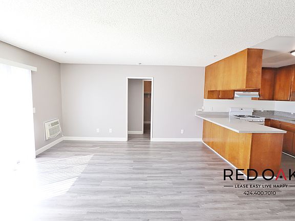 2nd image of 1806 N Spurgeon St APT Q