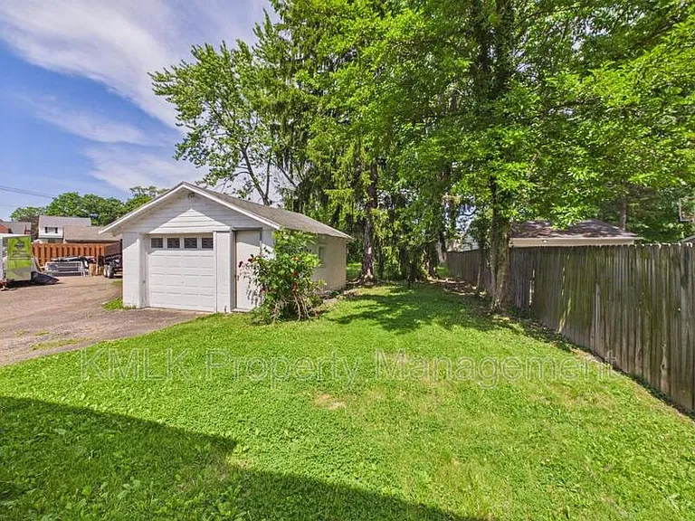 2899 Northland St — Photo 46