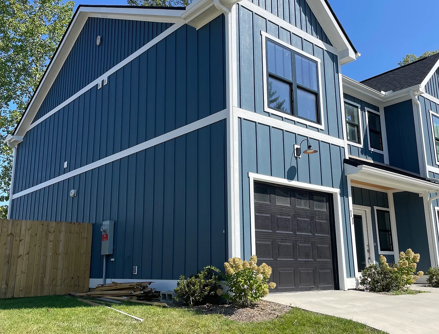 3 bed, 2.5 bath, 1710 sqft, $2,400 — Photo 2
