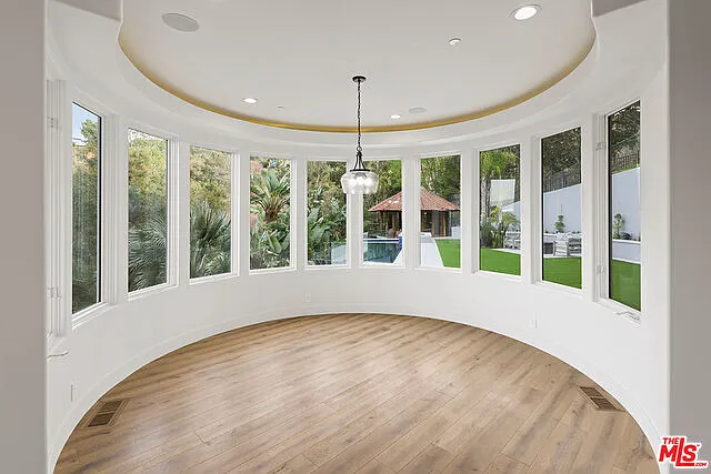 3373 Coldwater Canyon Ave — Photo 9