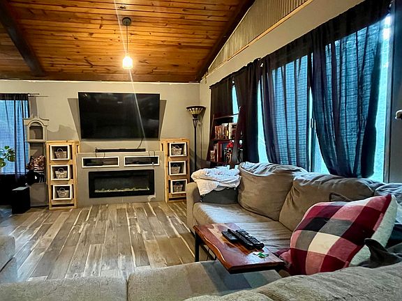 4th image of 16309 Castle Springs Rd