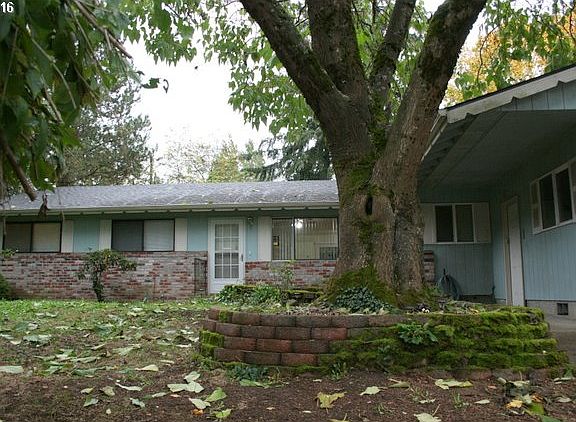 2nd image of 10715 NE 15th St