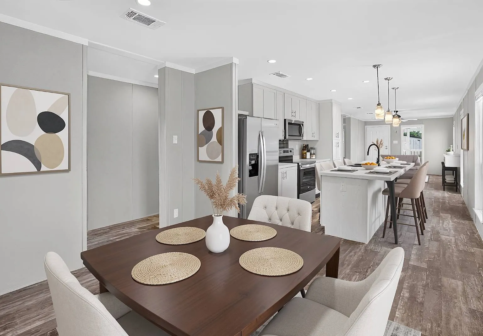 3 bed, 2.0 bath, 1440 sqft, $2,220 — Photo 4