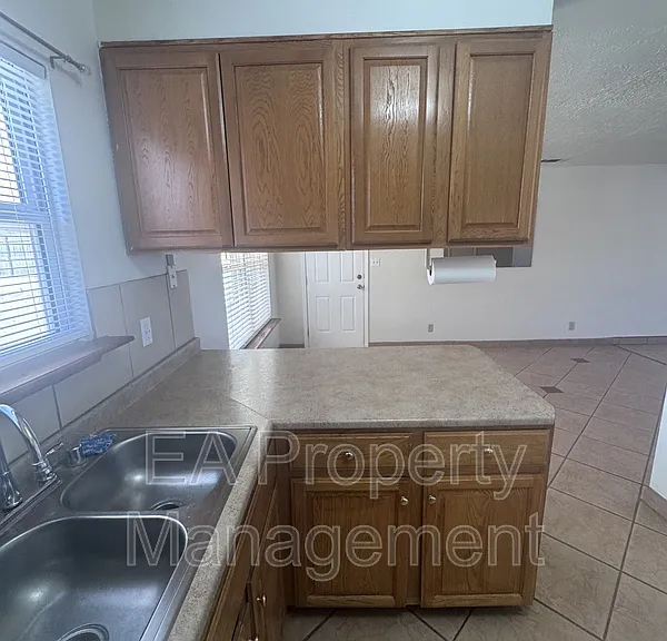1702 Halo Cir SE — Photo 11