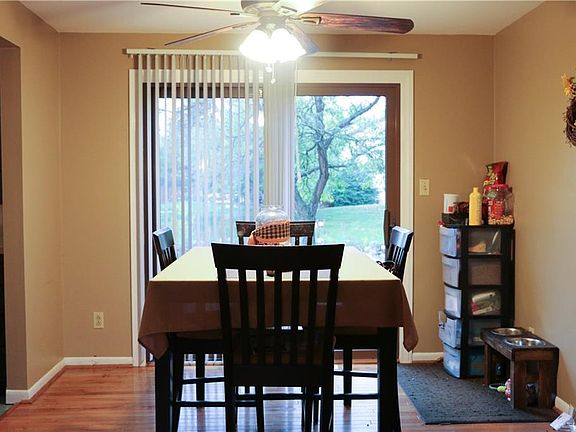 5th image of 208 Charlesgate Cir