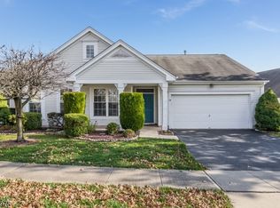 24 Stafford Ln, Belvidere, NJ 07823