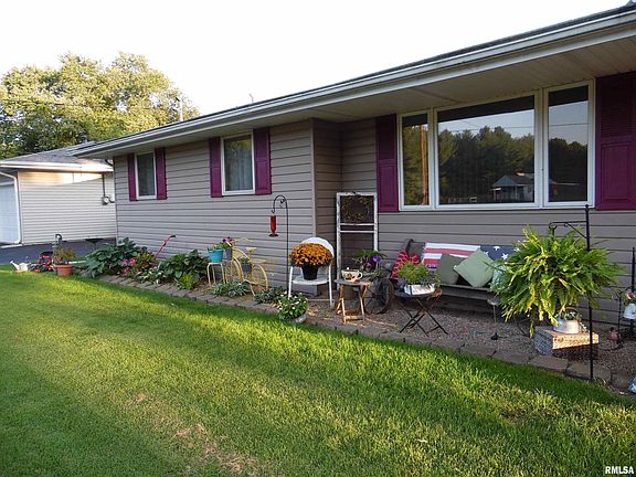 2nd image of 912 W Taylor Ln