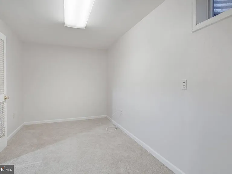 9369 Tovito Dr — Photo 33