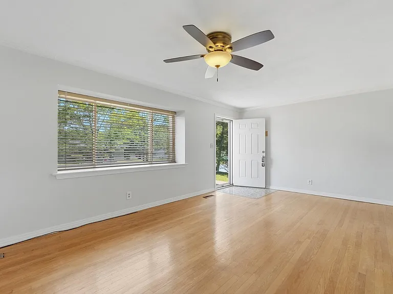 1276 Phils Dr — Photo 4