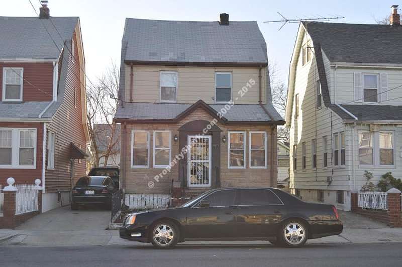 2nd image of 18819 Mangin Ave
