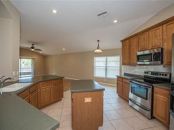 5th image of 500 Oak Landing Blvd