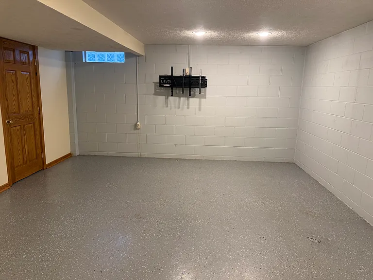 1900 Smoky Meadow Dr — Photo 17