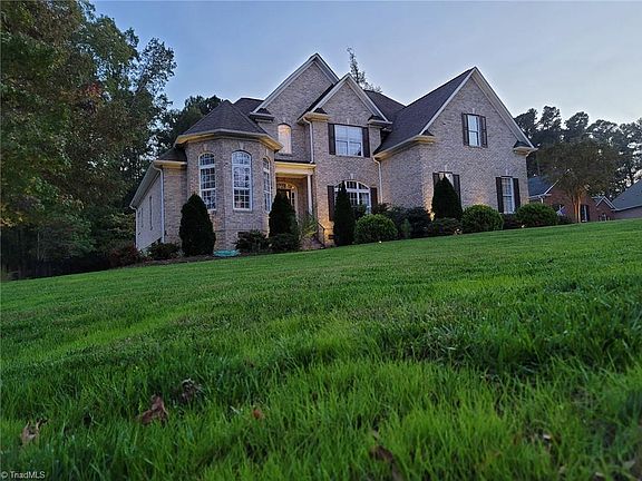 3rd image of 6906 Claren Oaks Ct