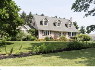 6 Greenfield Ln, West Grove, PA 19390