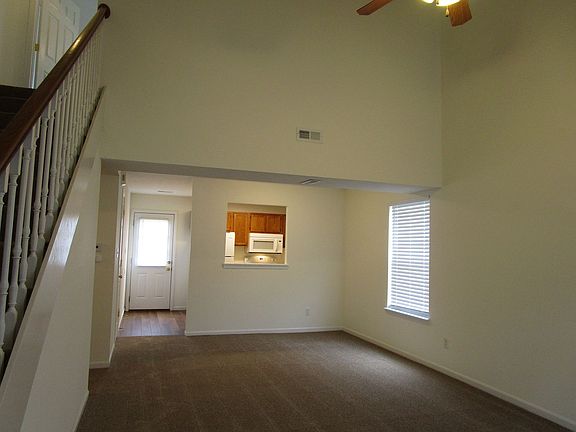 3rd image of 2412-2414 Northampton Dr
