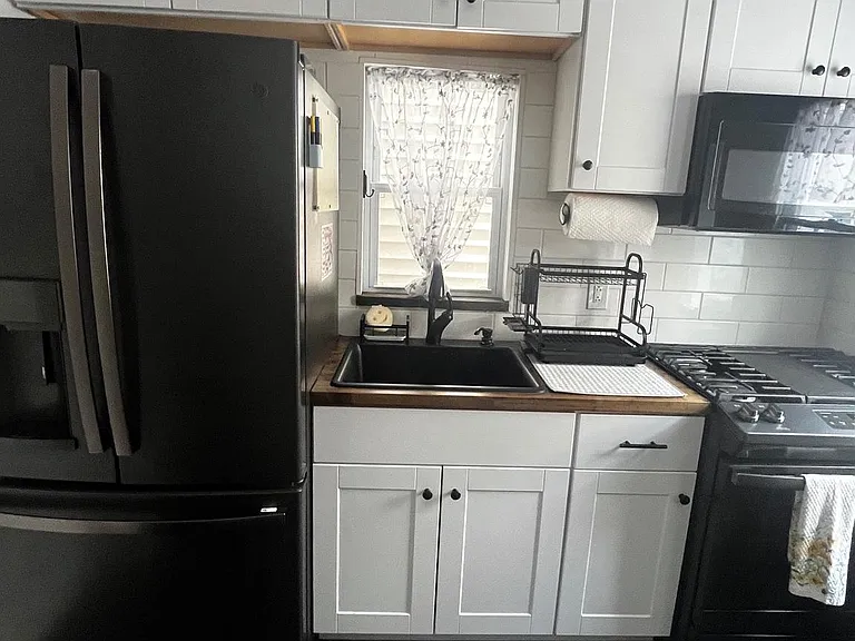 121 Mercy St — Photo 26