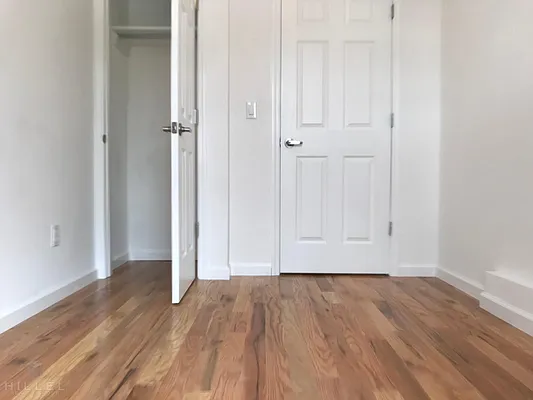 Rented by Hillel Realty Group | media 35