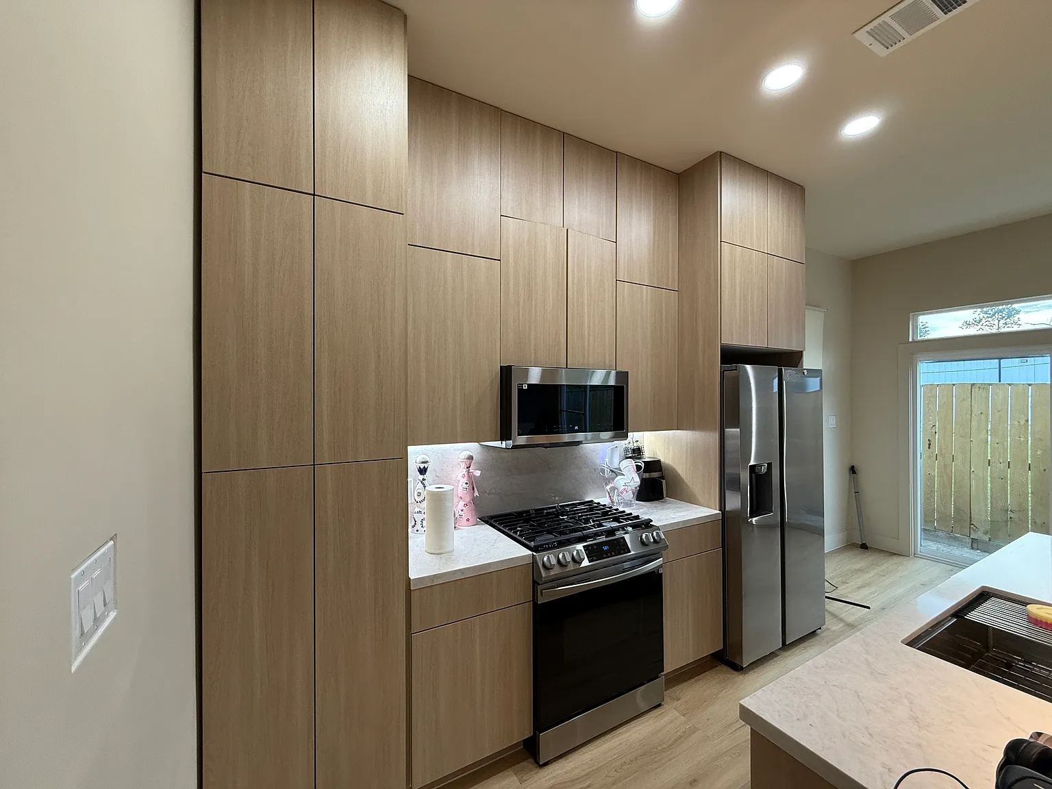 3 bed, 2.5 bath, 1740 sqft, $2,900 — Photo 2