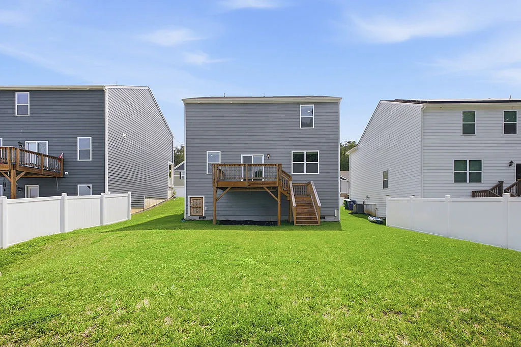 560 Country Oak Dr — Photo 4
