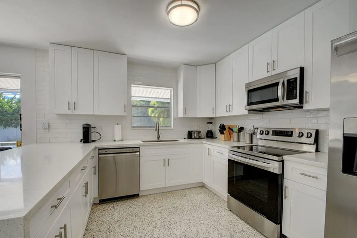 Building Photo - 1171 Bimini Ln