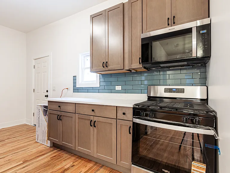 1742 N California Ave #1R — Photo 11