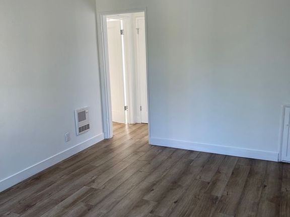 3rd image of 1125 S Doheny Dr #1127