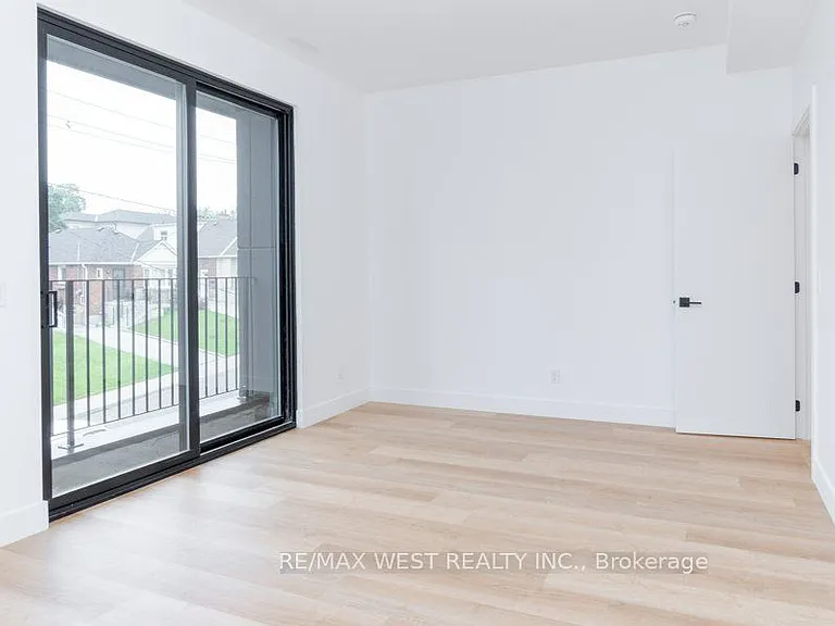 63 Lonborough Ave — Photo 9