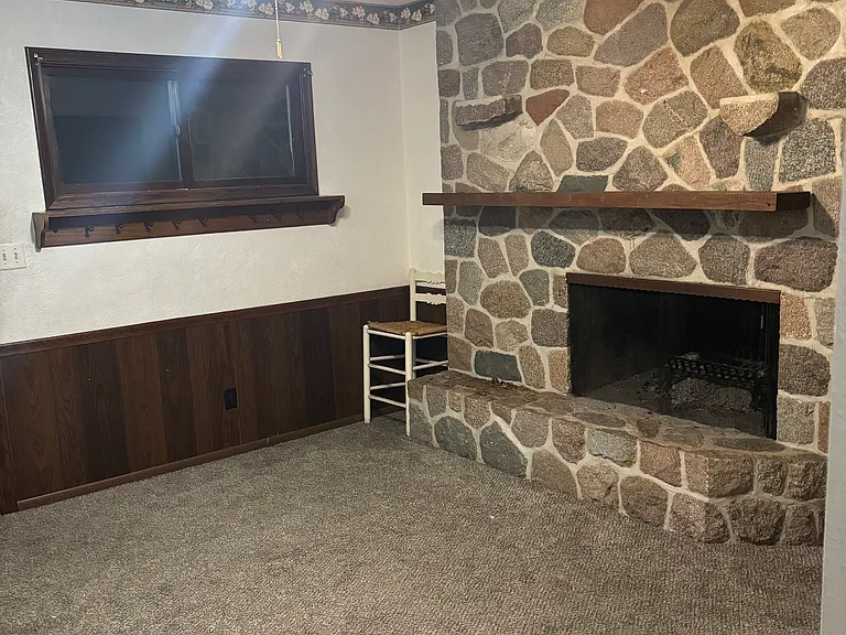 1706 Crestview Dr #1 — Photo 2