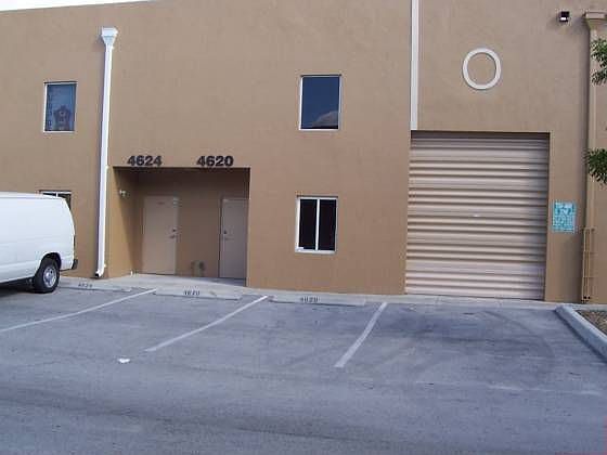 1st image of 4620 NW 133rd St