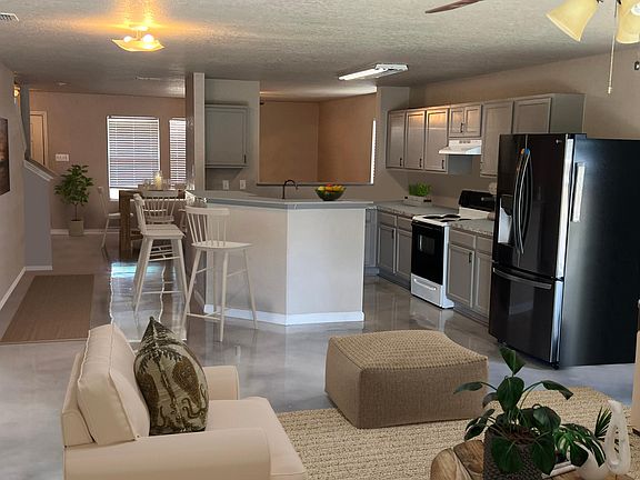 4th image of 633 Northhill Cir