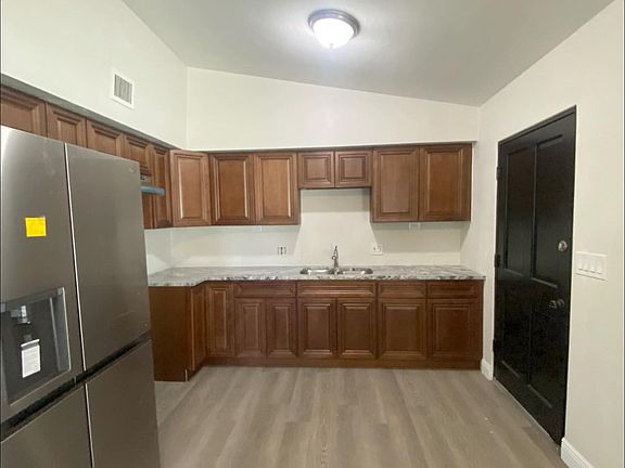 2nd image of 1511 Louisiana Ave