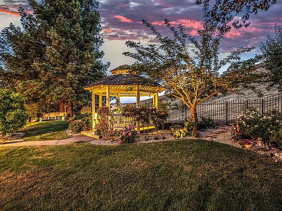 3rd image of 3745 Deer Trail Ct
