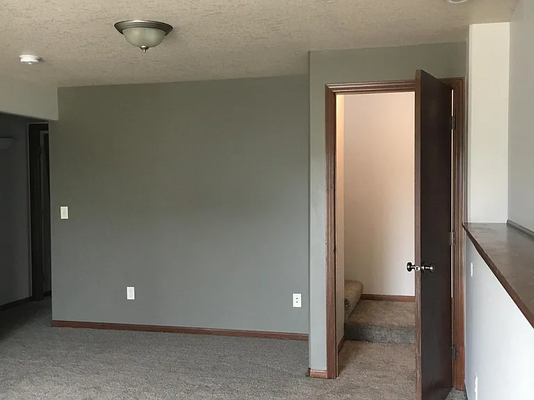 524 S Whitewood Ave — Photo 4