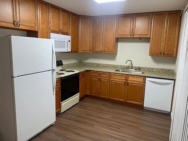 2515 Holly Rd — Photo 5