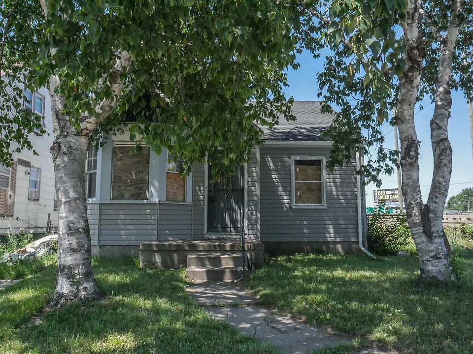 1st image of 20525 Russell St