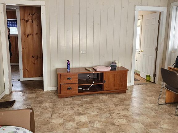 5th image of 629 Carson Road