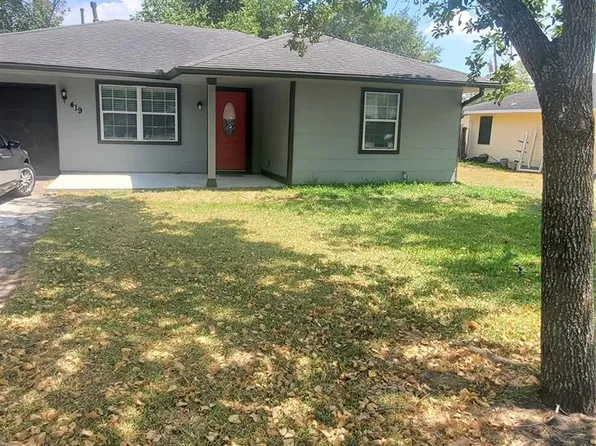 419 West St, Stafford, TX 77477