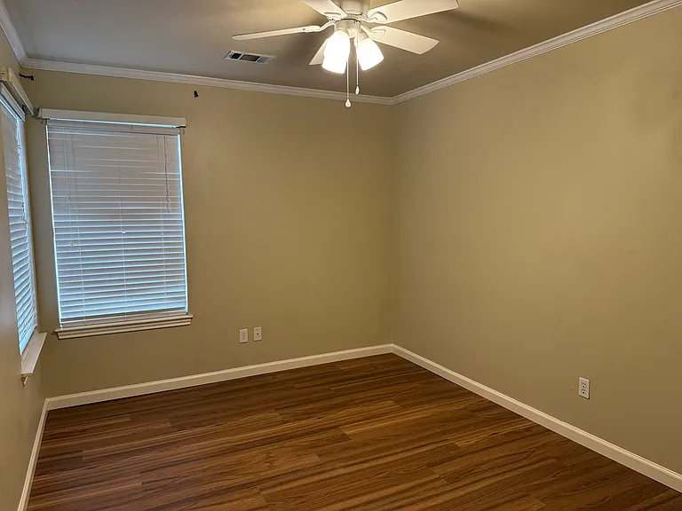 1721 Woods Blvd — Photo 23