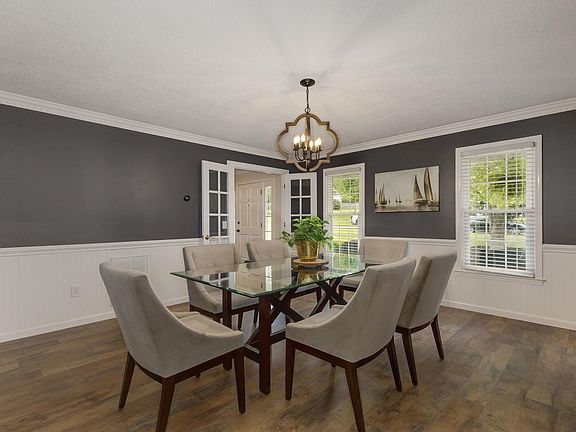 4th image of 204 Heathwood Pl