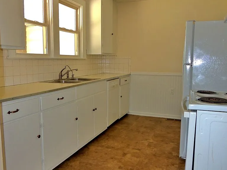 115 Park Dr — Photo 5