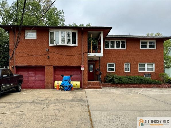 45 Woodedge Ave, Edison, NJ 08817