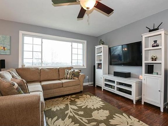 3rd image of 17547 Five Oaks Dr