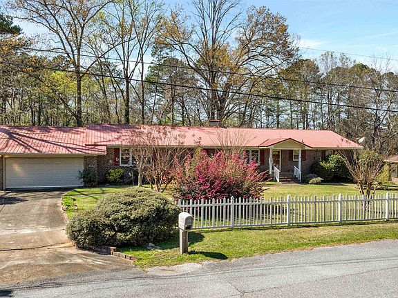 3rd image of 313 Wildhaven Cir