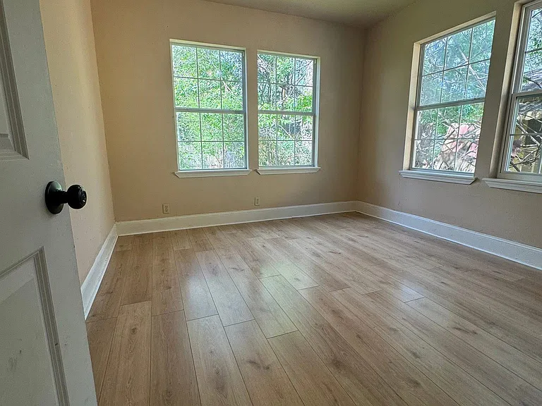 110 E Prospect St — Photo 8