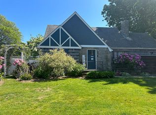 10 Lawrence St, Greenlawn, NY 11740