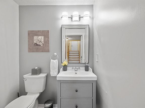 5th image of 2634 Birchwood Ln