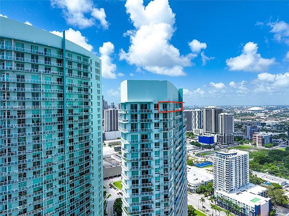 5th image of 1900 N Bayshore Dr APT 4412